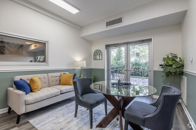 Leasing Office - River West Apartments