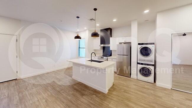 Photo - 719 W Missouri Ave