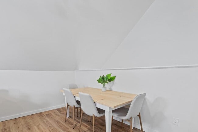 Photo - 50 E St