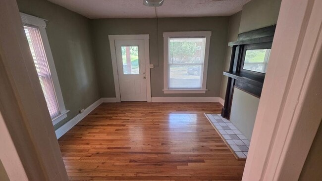 Building Photo - 54 W Dodridge St