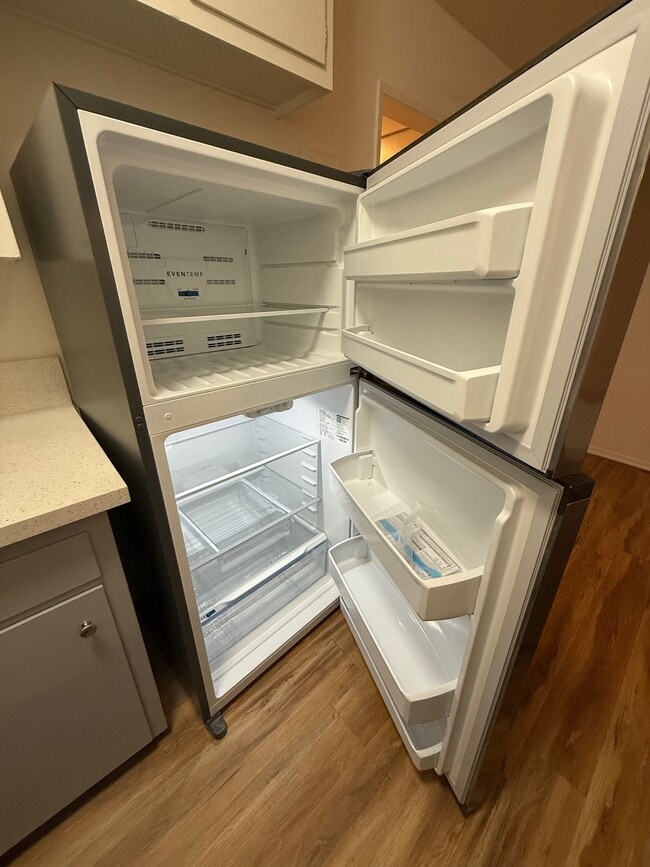 Photo - 4855 Lexington Ave