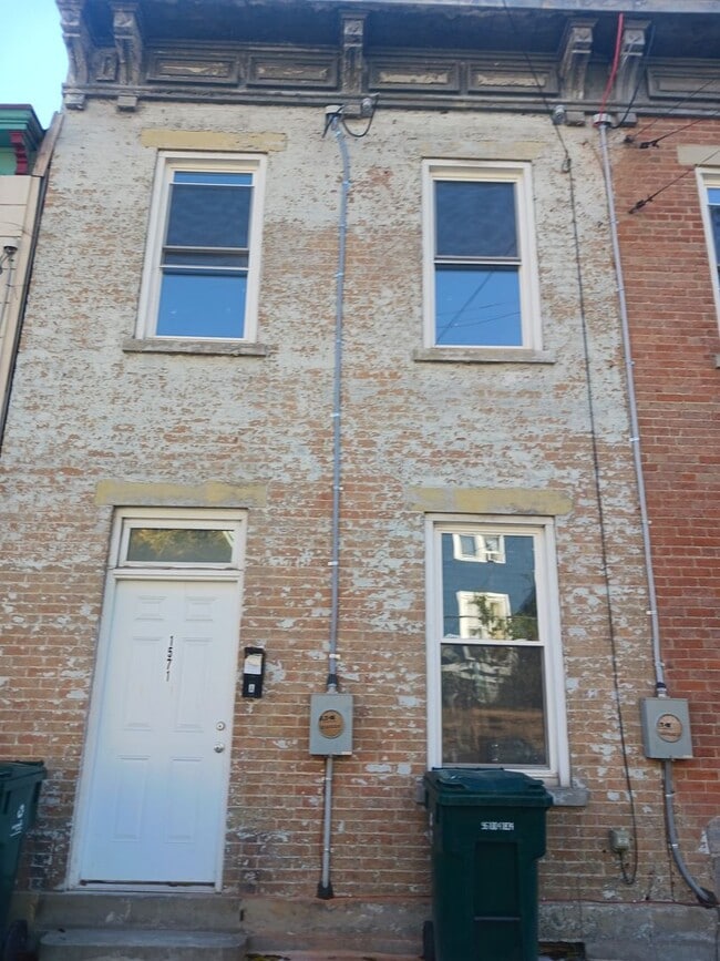 Photo - The Best of South Fairmount, cozy 3 bedroom 2 story townhouse