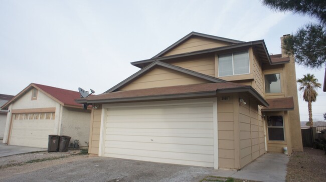 Spacious 3 bedroom 2 Story! - Spacious 3 bedroom 2 Story! House