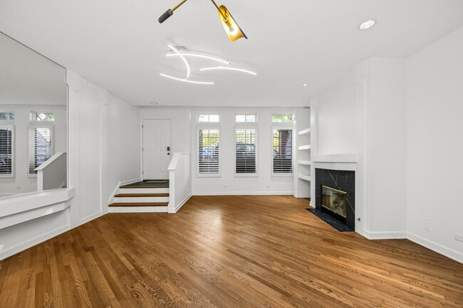 Photo - 363 W Superior St