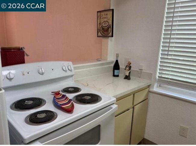 Photo - 1924 Almond Ave