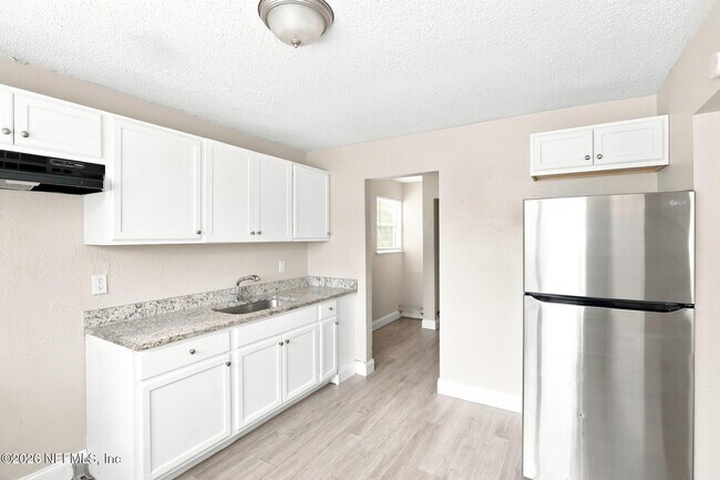 6813 Tinkerbell Ln