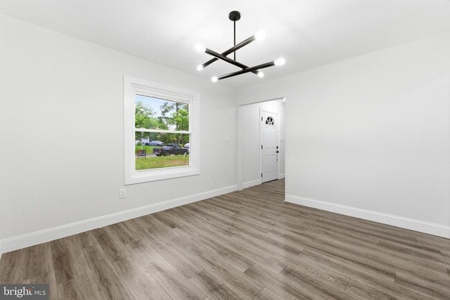 Photo - 27 Parkside Cir