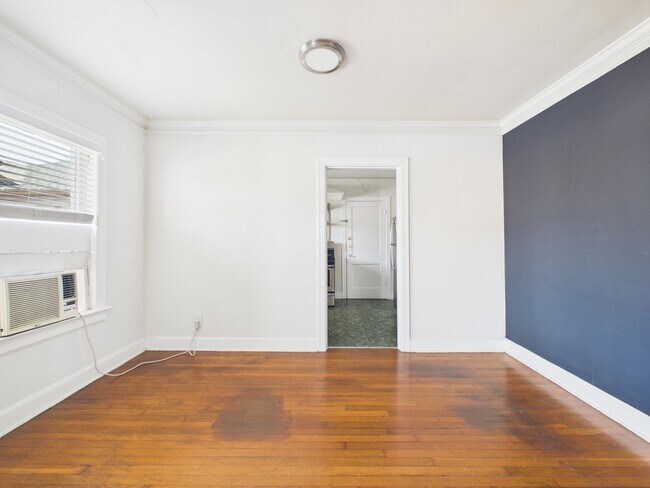 Building Photo - 1920 Richmond Ave. Unit 7