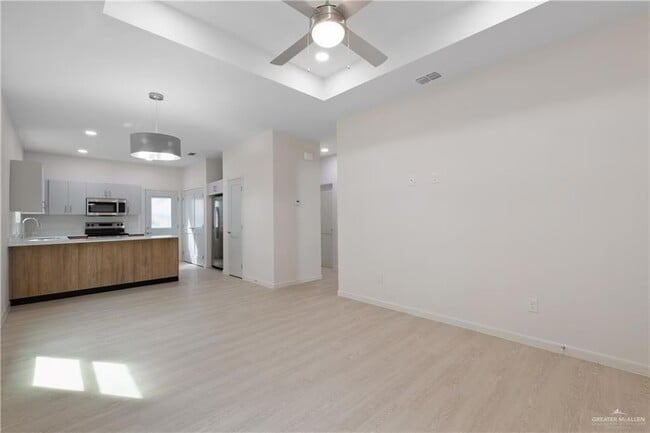 Photo - 810 N Clarence Ave Unit 4