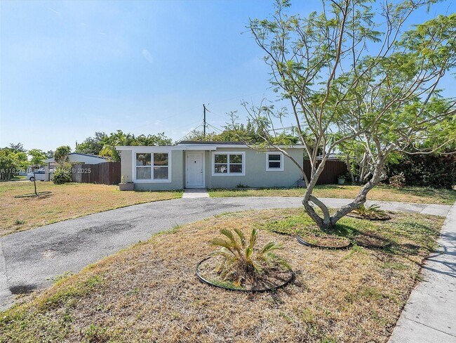 Photo - 2480 NE 13th Terrace House