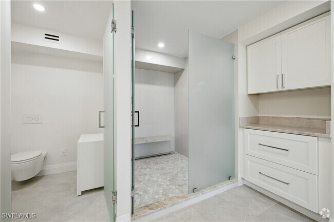 Building Photo - 2318 Gulf Shore Blvd N Unit 510 Rental