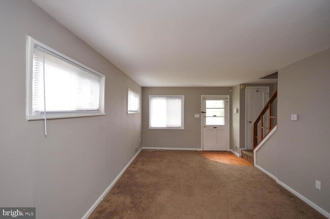 5000 Surrey Ln