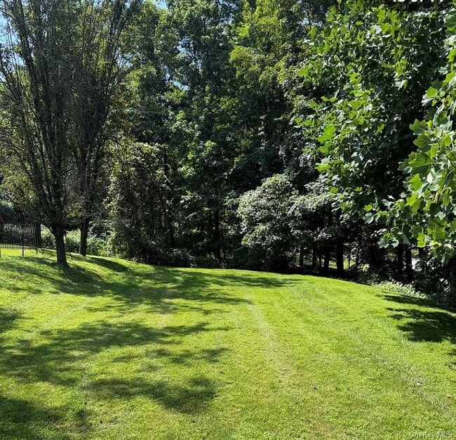 5 Candlewood Ct