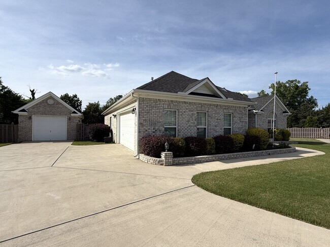 Photo - 219 Woodgrove Dr