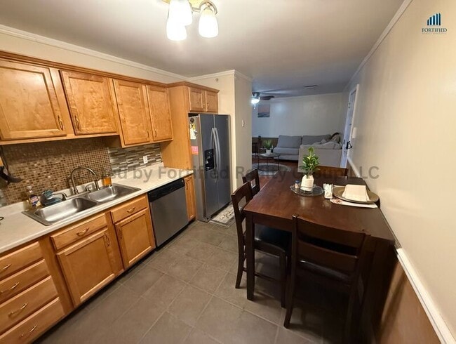 Photo - 1556 N Main St Unit 11