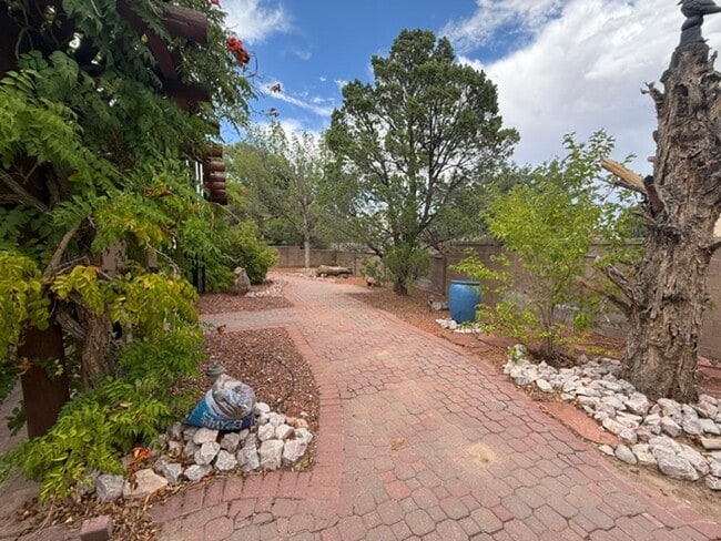 Photo - 6105 Carousal Ave NW
