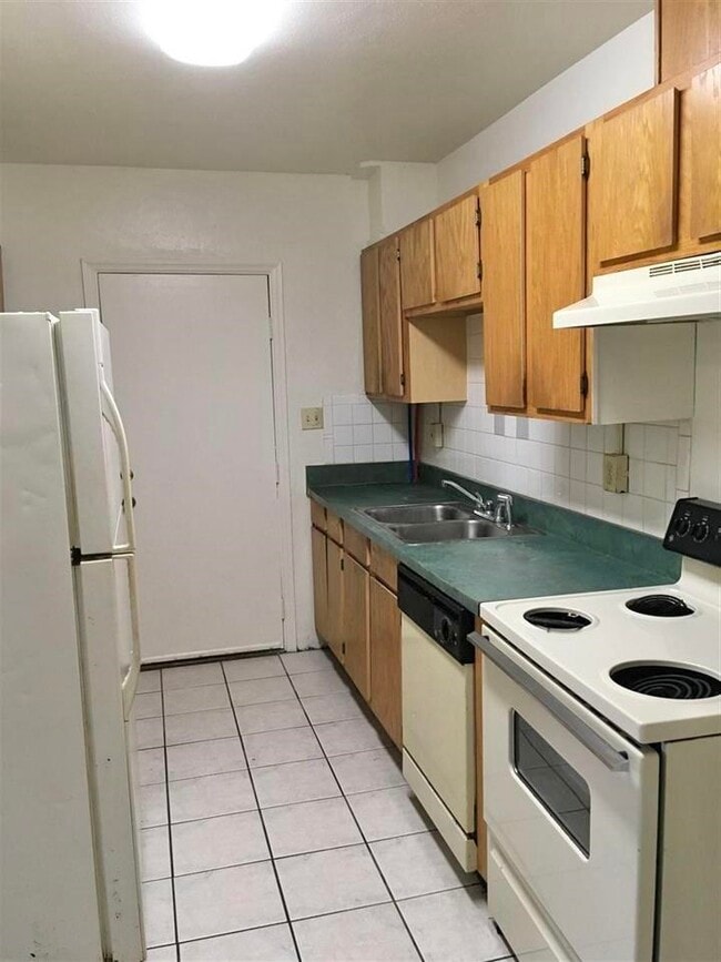 Photo - 1440 Hudson St