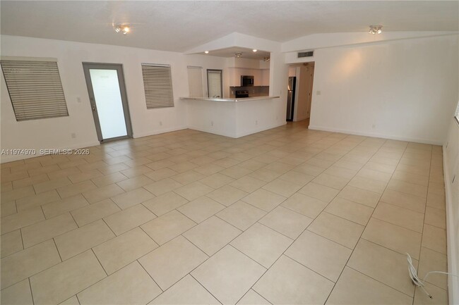 Photo - 6835 Rue Versailles Dr Unit 205