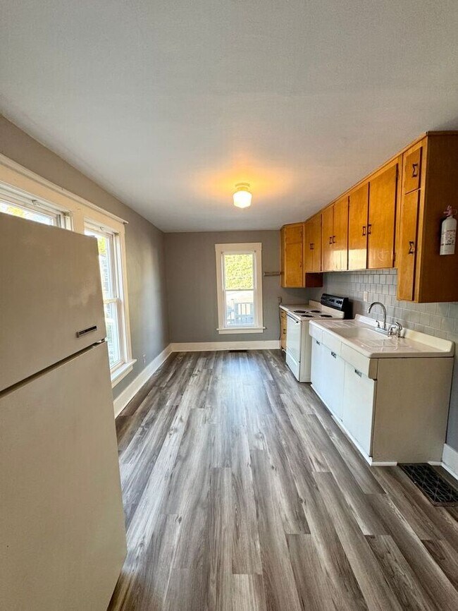 2 Bedroom upper unit in St. Joseph House House Rental in Saint Joseph