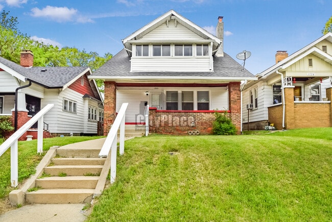 Building Photo - 1026 W 35th St