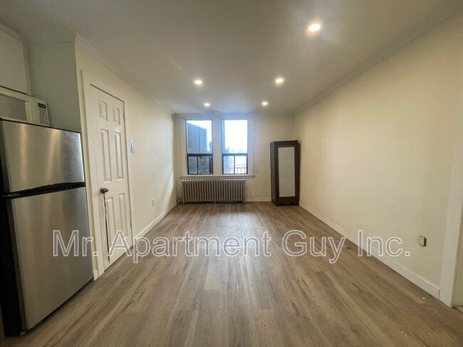 Photo - 44 Victoria Ave S Unit 203