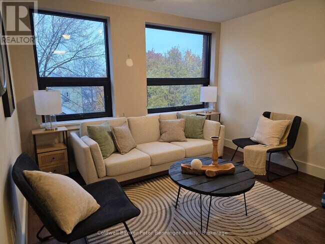 Photo - 604 Queen St S Unité 312