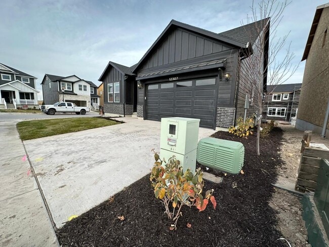 Photo - 12307 Eovaldi Ave