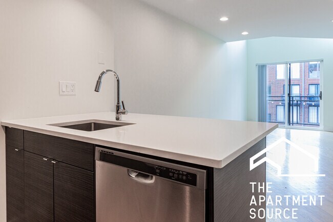 Photo - 939 W Grace St Unit 101