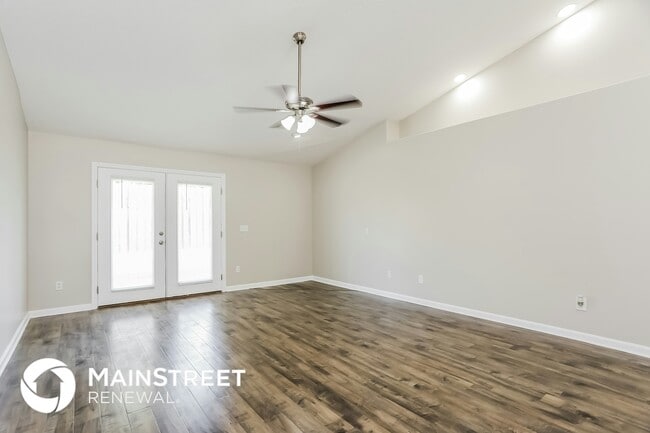 Photo - 12133 Versailles St
