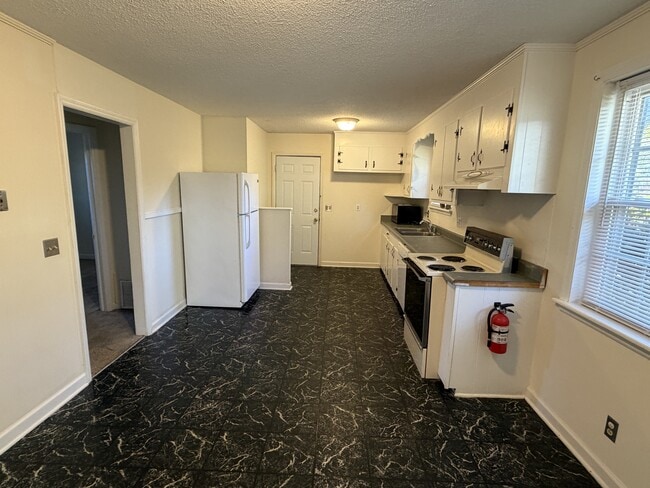 Photo - 1542 S Beltline Blvd