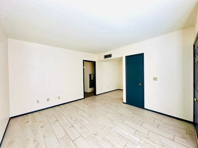 Spacious 1 Bedroom in Gated Community, Off... - Spacious 1 Bedroom in Gated Community, Off... House