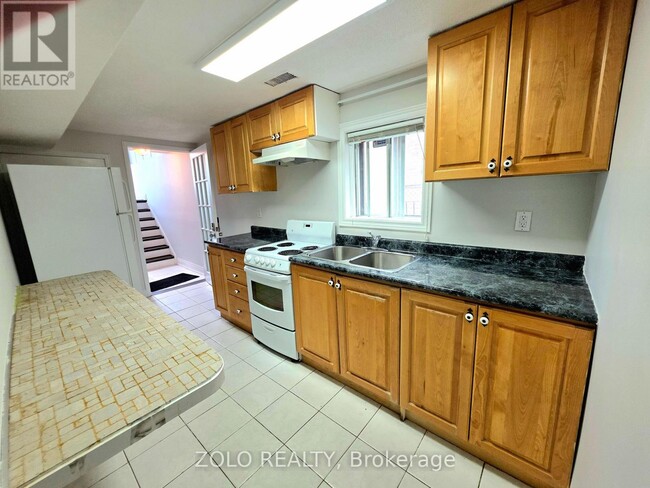 Photo - 4233 Greybrook Crescent