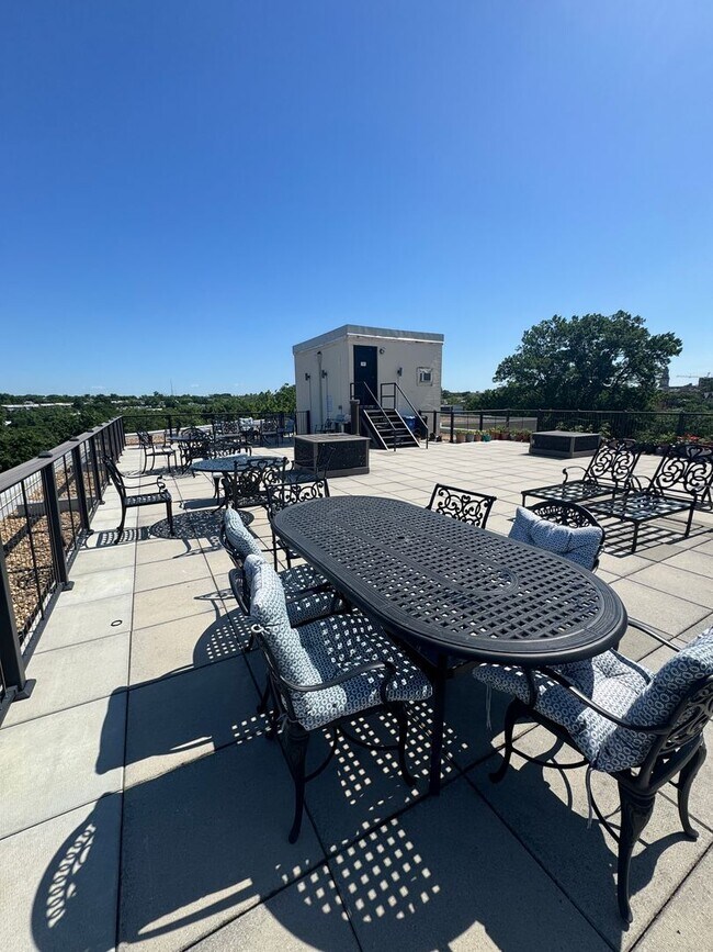 Photo - 1801 Clydesdale Pl NW