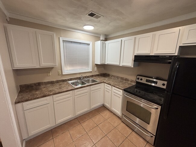 Photo - 3895 St Elmo Ave