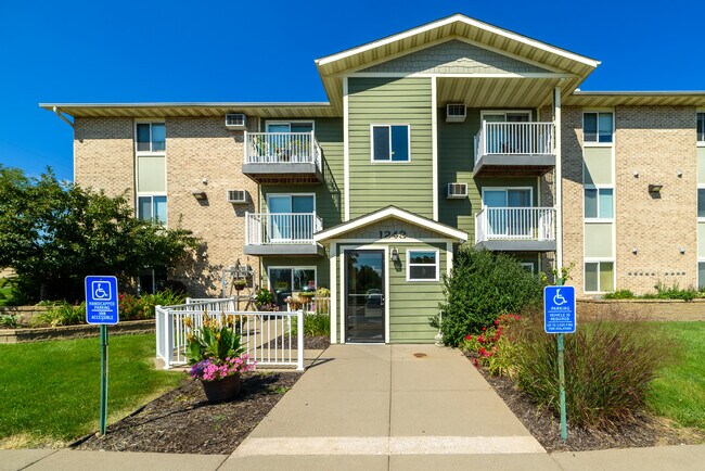 Seven Pines Apartments