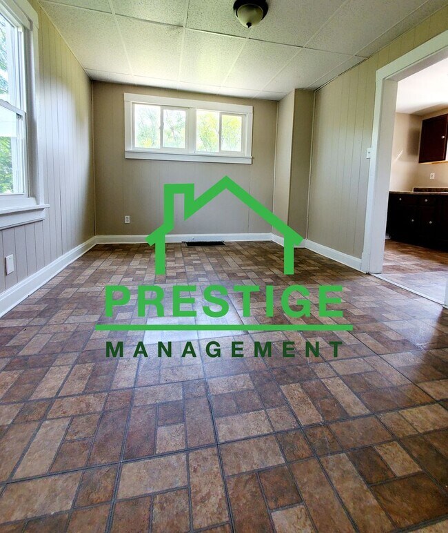 Section 8 Approved HUGE 3 bed pet friendl... House House Rental in