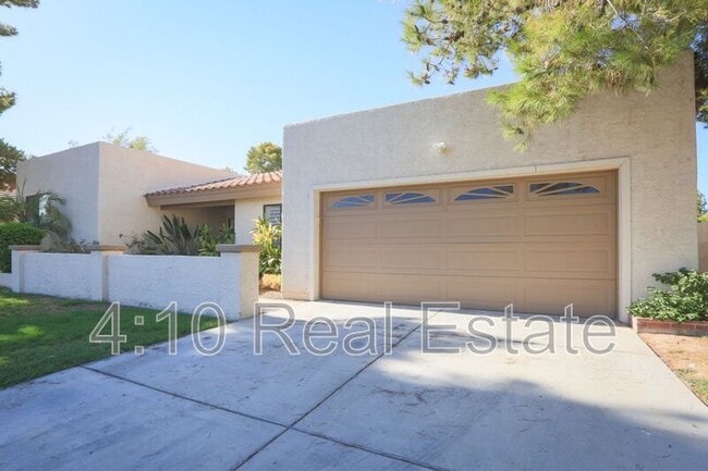 Photo - 951 E Leeward Ln