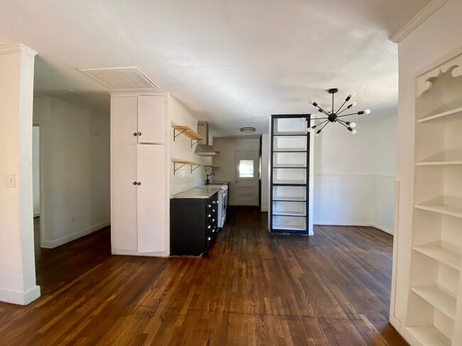 Photo - August Move in