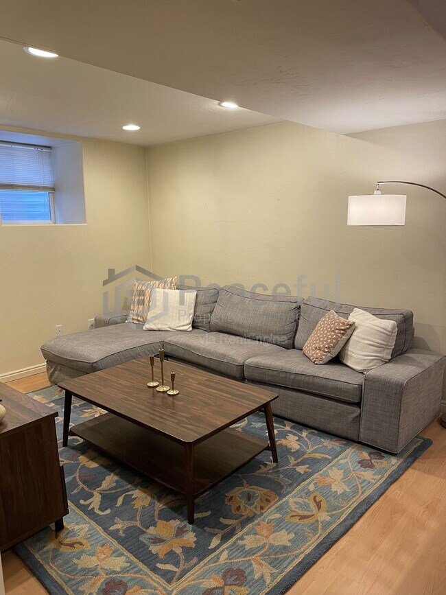 Photo - 322 E 6th Ave