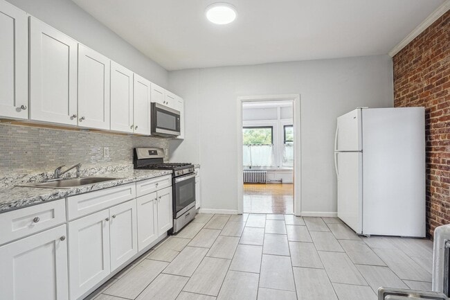 Building Photo - 93 Monticello Ave Unit 2F