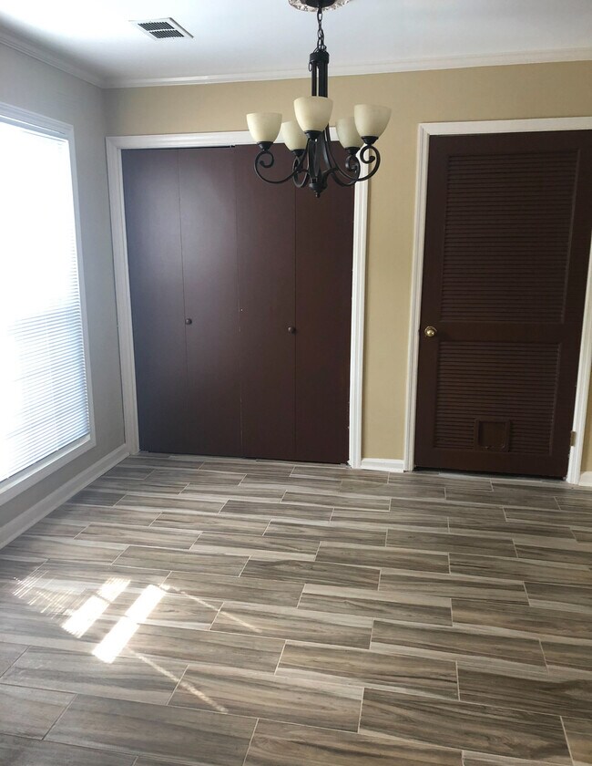 Photo - 8547 Westchester Dr