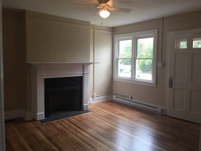 Photo - 1400- B Summit Ave