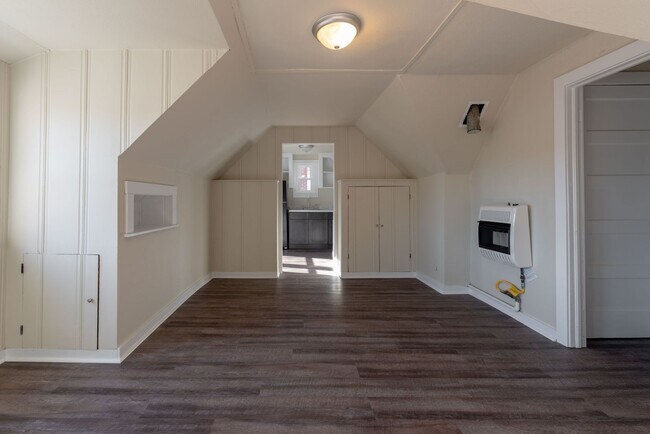 Photo - 610 W State St Unidad B