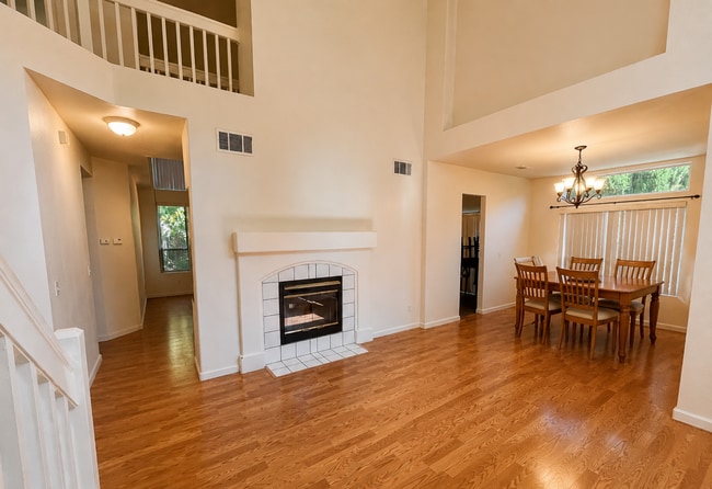 Building Photo - Bright & Spacious 4BR/3BA Home in Desirable East Davis – 1,980 Sq Ft