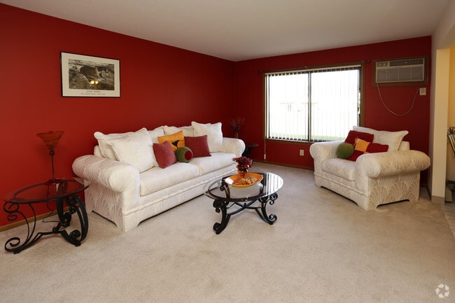 Photo - Robbins Nest