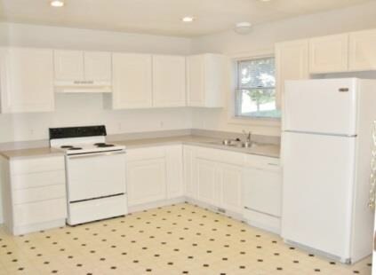 Kitchen - 210-232 Brookridge Ct