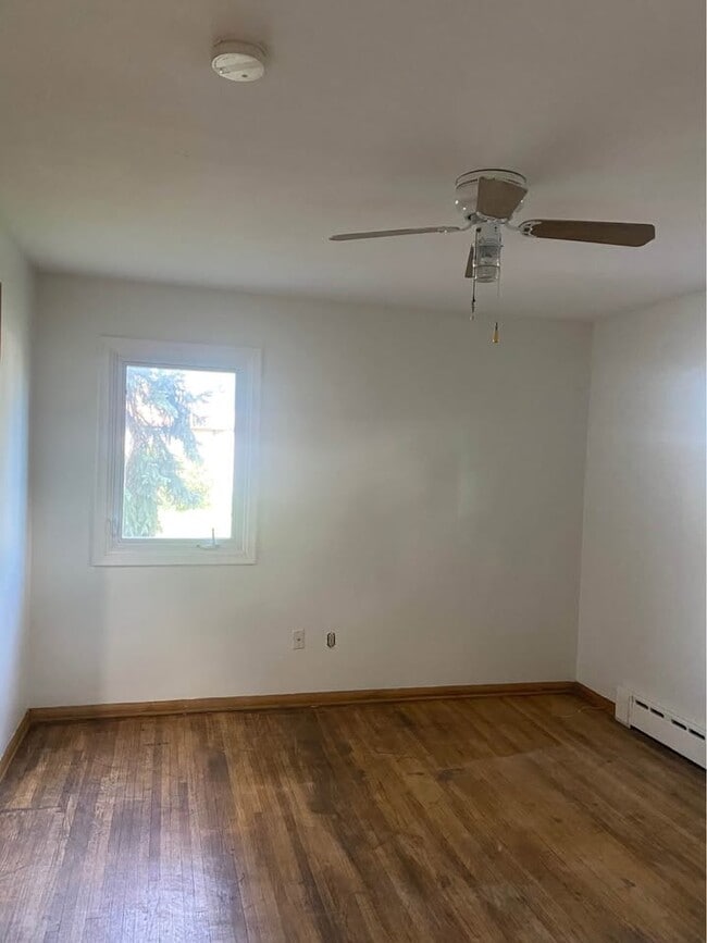 Photo - 205 9th St S