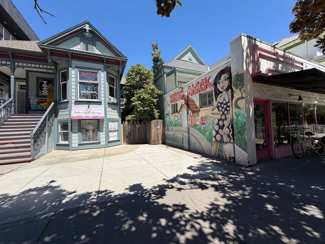 Building Photo - Updated & Spacious 1-Bedroom Apartment in Downtown Sacramento – Prime J Street Location