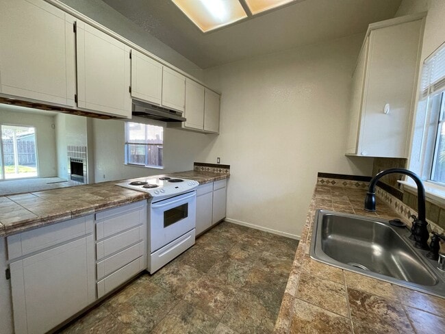 Photo - 441 N McClure Rd