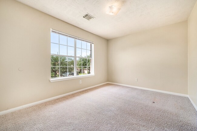 Building Photo - 3434 Fiorella Way